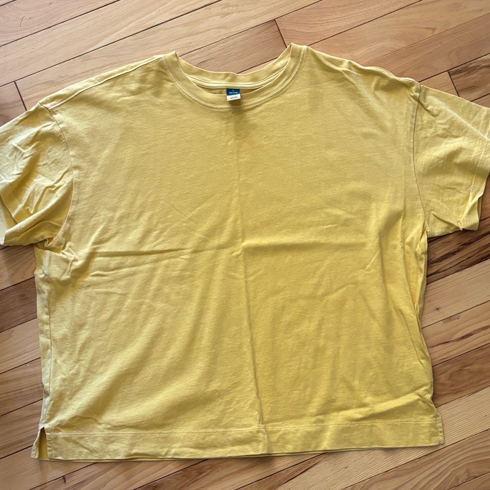 Old Navy Mustard Short Sleeve Tee